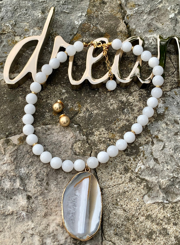 "White Sand" Jade & Agate Slice Pendant Necklace