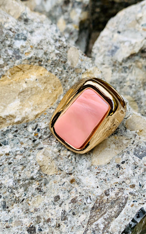 Robert Lee Morris Soho Blush Colored Shell Geometric Cocktail Ring Size 7.5
