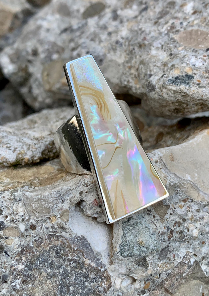 Kendra Scott White Abalone Collins Cocktail Ring