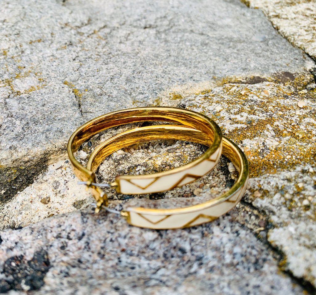 Vince Camuto Chevron Off White & Gold Enameled Large Hoop Earrings