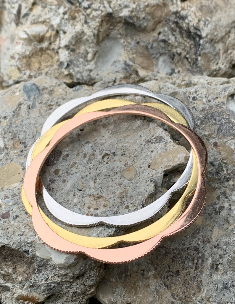 Kate Spade New York Tri-Tone 3 Piece Textured Scallops Bangle Bracelet