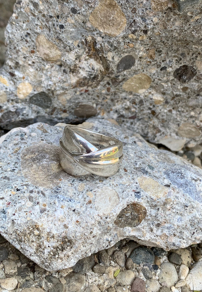 Modernist Brushed Silver Leaf Overlapped Wrap Ring Size 7.5