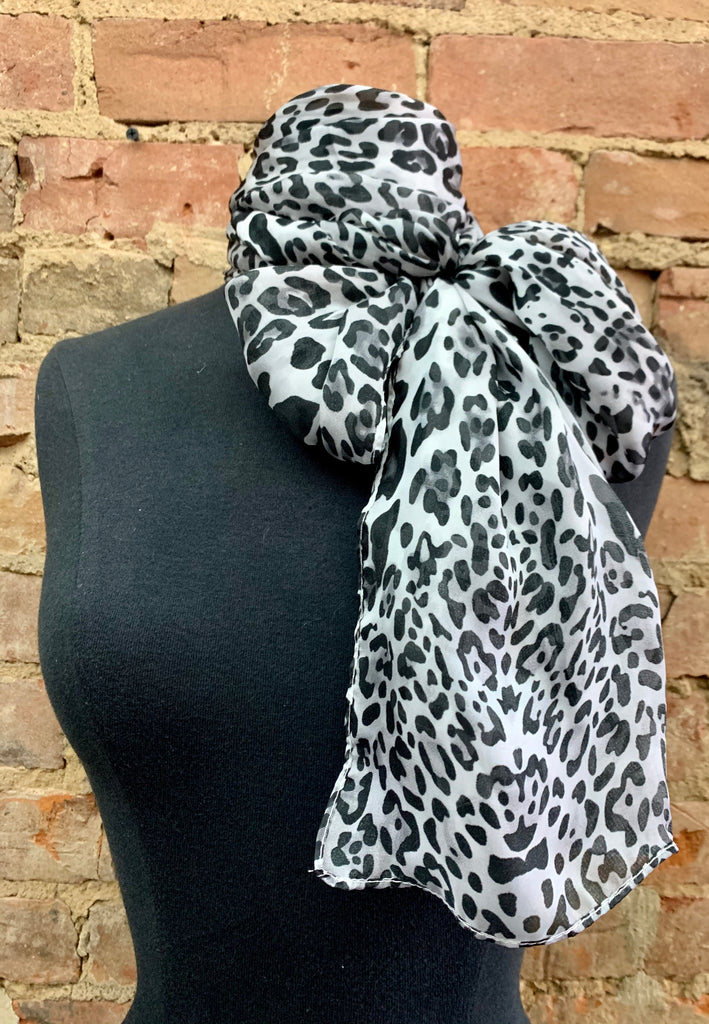 Vince Camuto "Snow" Black & White Gray Animal Print Scarf