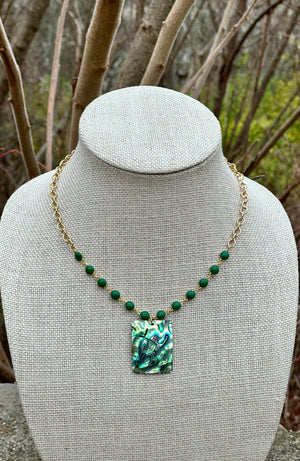 Emerald Green Abalone Pendant Bronze Necklace