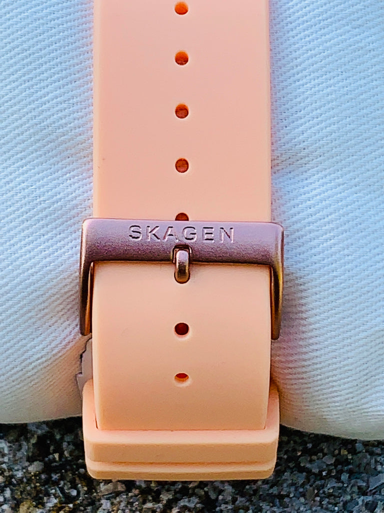 Skagen Aaren Kulor Light Orange/Peach Silicone Strap Quartz Minimalistic Watch