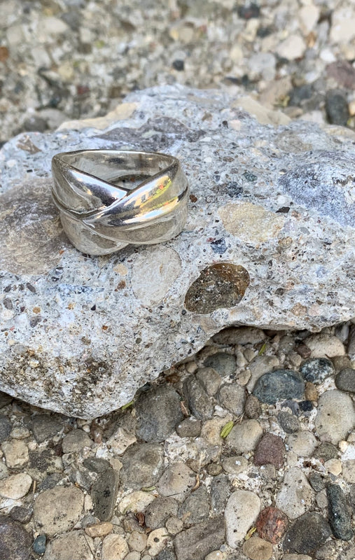 Modernist Brushed Silver Leaf Overlapped Wrap Ring Size 7.5