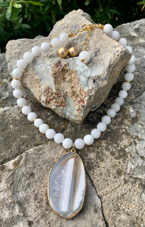 "White Sand" Jade & Agate Slice Pendant Necklace