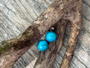 Iris & Lily Freshwater Pearl Stud Earrings