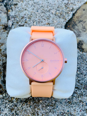 Skagen Aaren Kulor Light Orange/Peach Silicone Strap Quartz Minimalistic Watch