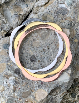 Kate Spade New York Tri-Tone 3 Piece Textured Scallops Bangle Bracelet