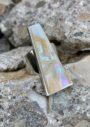 Kendra Scott White Abalone Collins Cocktail Ring